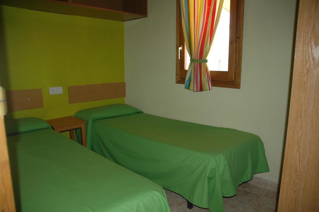Camping Estival Vendrell Platja كوماروغا الغرفة الصورة